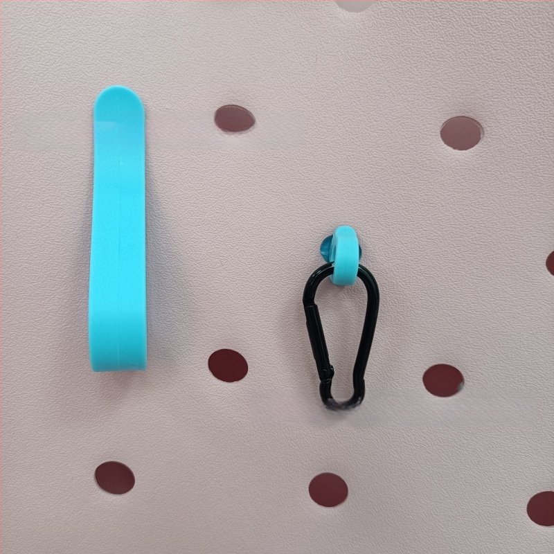 „Amazon“ populiarūs „Bog Accessories“ trijų dalių kabliukų komplektas su karabinu, grybo formos sagtimi, sagties skylute, krepšio aksesuarai, pakabukas