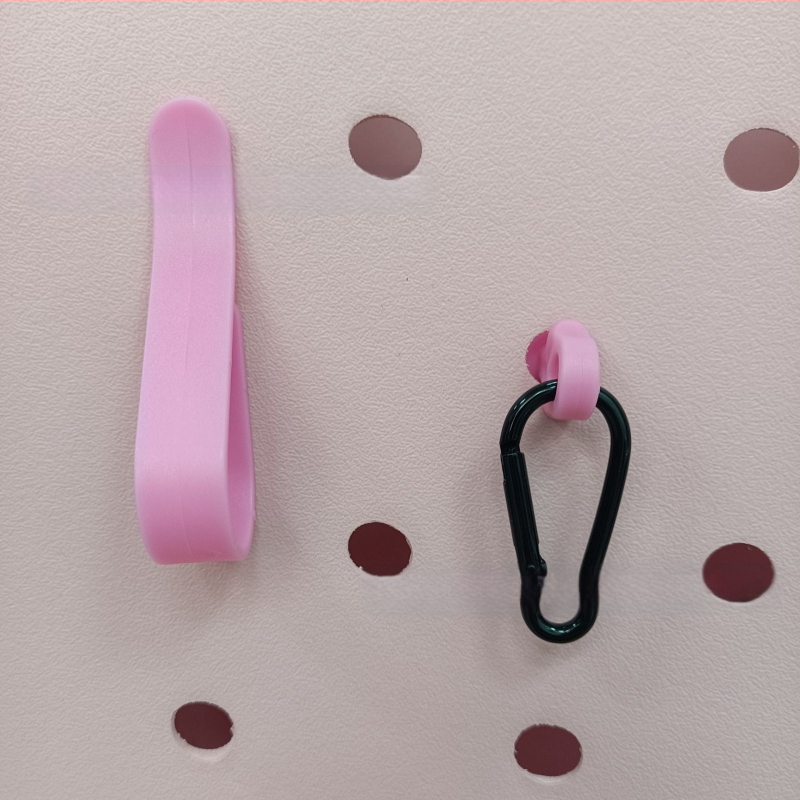 „Amazon“ populiarūs „Bog Accessories“ trijų dalių kabliukų komplektas su karabinu, grybo formos sagtimi, sagties skylute, krepšio aksesuarai, pakabukas