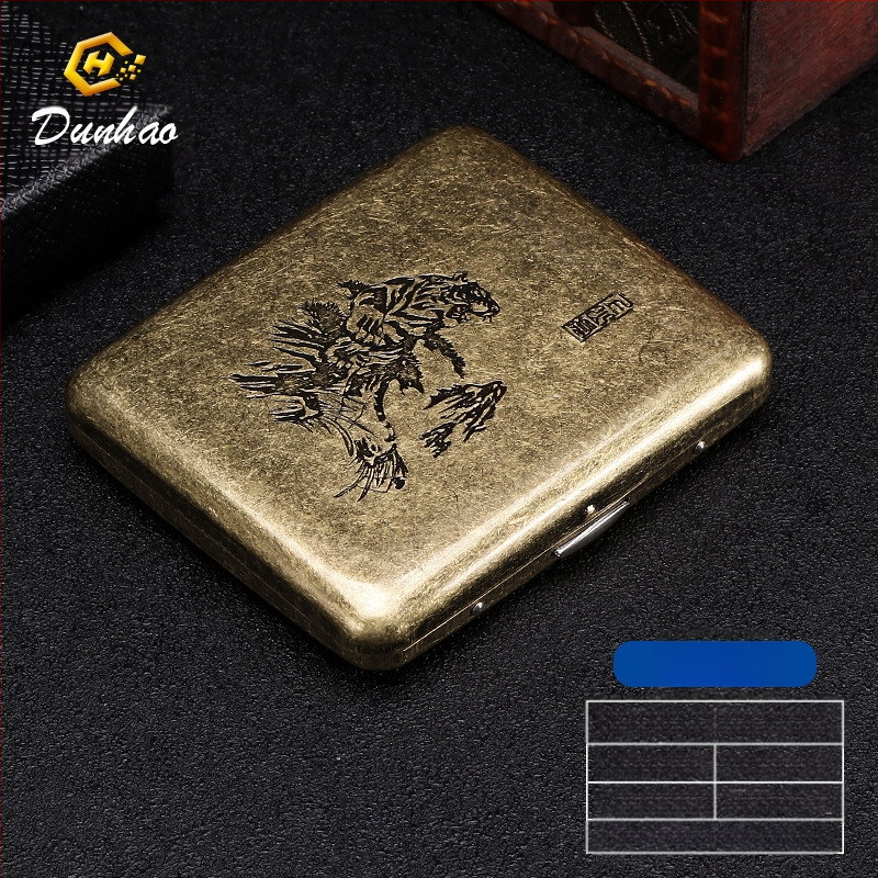 Uus pronksist kondenslillega 20 pakki metallist puhtast vasest sigaretiümbrist, klapiga kinkekarbis, nikerdatud, nikerdatud lillega, rõhukindel, tolmukindel suitsetamiskomplekt