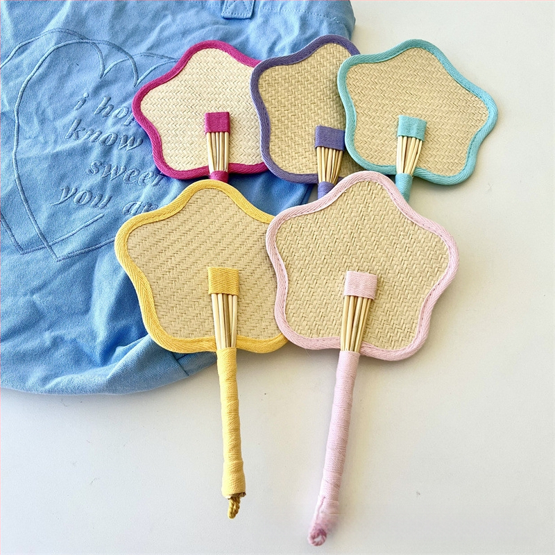 Dopamino vėduoklės stiliaus mergaitės širdis maža raudona knygelė to paties stiliaus vasarinė šiaudinė vėduoklė kviečių stiebas nešiojamas rankomis sukamas vėduoklė mielas