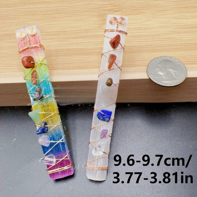 Natūralaus krištolo skaldytas akmuo su vario vielos apvyniojimu, dažyti spalvingi kvadratiniai gipso akmens rankų darbo papuošalai, natūralaus akmens papuošalų didmeninė prekyba