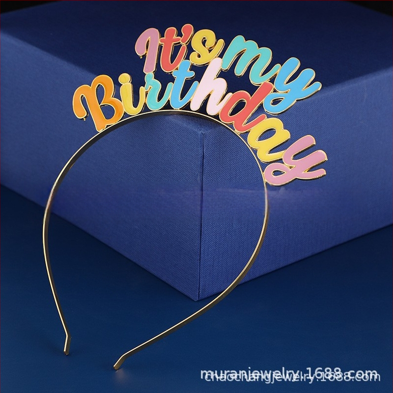 Europos ir Amerikos gimtadienio šventės spalvingos galvos juostos, spalvingos karūnos, plaukų aksesuarai, lašančios aliejaus raidės, mano gimtadienio galvos juostos