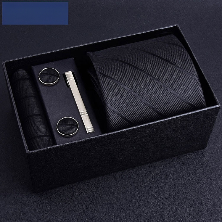 Poklon kutija] Muška kravata, kvadratni šal, manžete, kopča za kravatu, odijelo od pet dijelova, logo, formalno poslovno, plave pruge