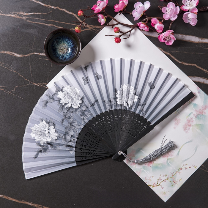 Sklopivi ventilator Hanfu ženske kostime drevnog stila ljetni retro bambusov ventilator kineski stil nacionalni modni sklopivi prijenosni ventilator