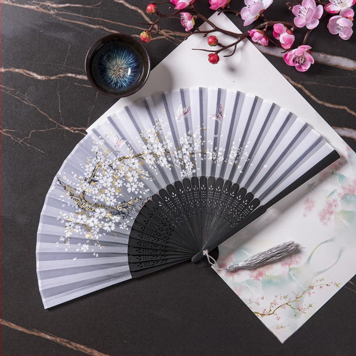 Sklopivi ventilator Hanfu ženske kostime drevnog stila ljetni retro bambusov ventilator kineski stil nacionalni modni sklopivi prijenosni ventilator