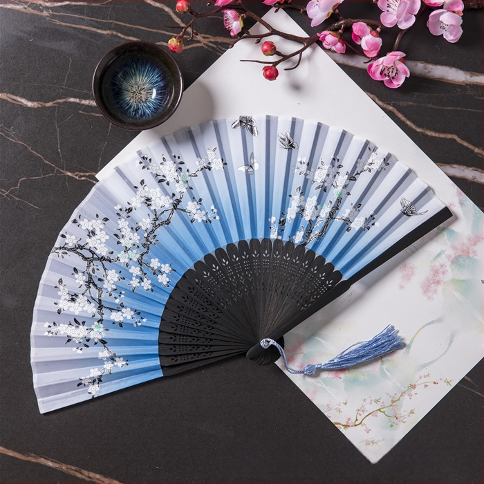 Sklopivi ventilator Hanfu ženske kostime drevnog stila ljetni retro bambusov ventilator kineski stil nacionalni modni sklopivi prijenosni ventilator