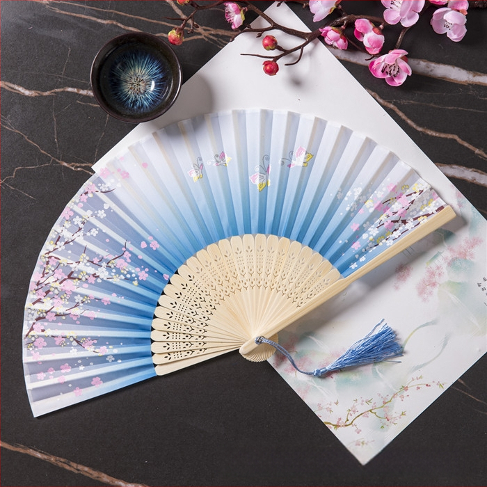 Sklopivi ventilator Hanfu ženske kostime drevnog stila ljetni retro bambusov ventilator kineski stil nacionalni modni sklopivi prijenosni ventilator