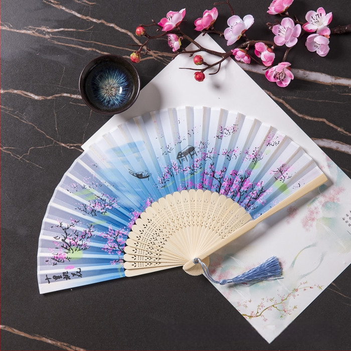 Sklopivi ventilator Hanfu ženske kostime drevnog stila ljetni retro bambusov ventilator kineski stil nacionalni modni sklopivi prijenosni ventilator