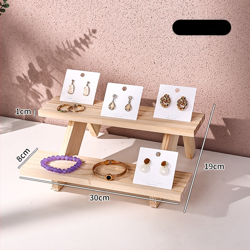 Papuošalų demonstravimo lentyna, medžio masyvo stalviršis, auskarai, papuošalų laikymo lentyna, papuošalų apyrankės, auskarų prekystalis su laiptuotu demonstravimu