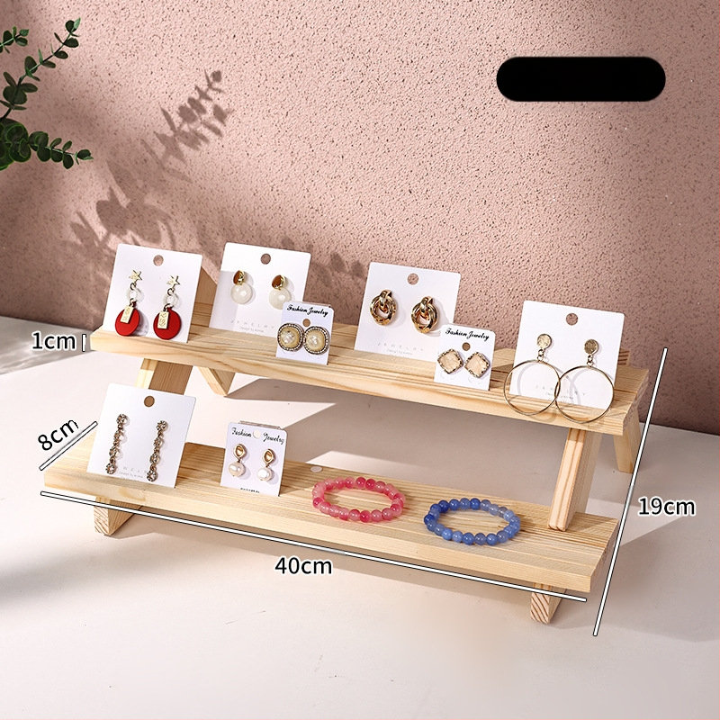 Papuošalų demonstravimo lentyna, medžio masyvo stalviršis, auskarai, papuošalų laikymo lentyna, papuošalų apyrankės, auskarų prekystalis su laiptuotu demonstravimu