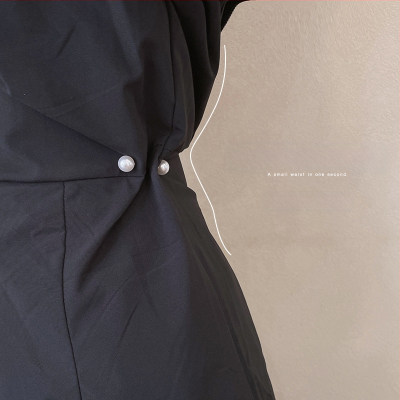 Svārki ar pieguļošu vidukli, mainot mazu artefaktu kreklu, pretgaismas piespraudi, pērļu piespraudi, vasaras fiksētas drēbes, regulējama vidukļa sprādze