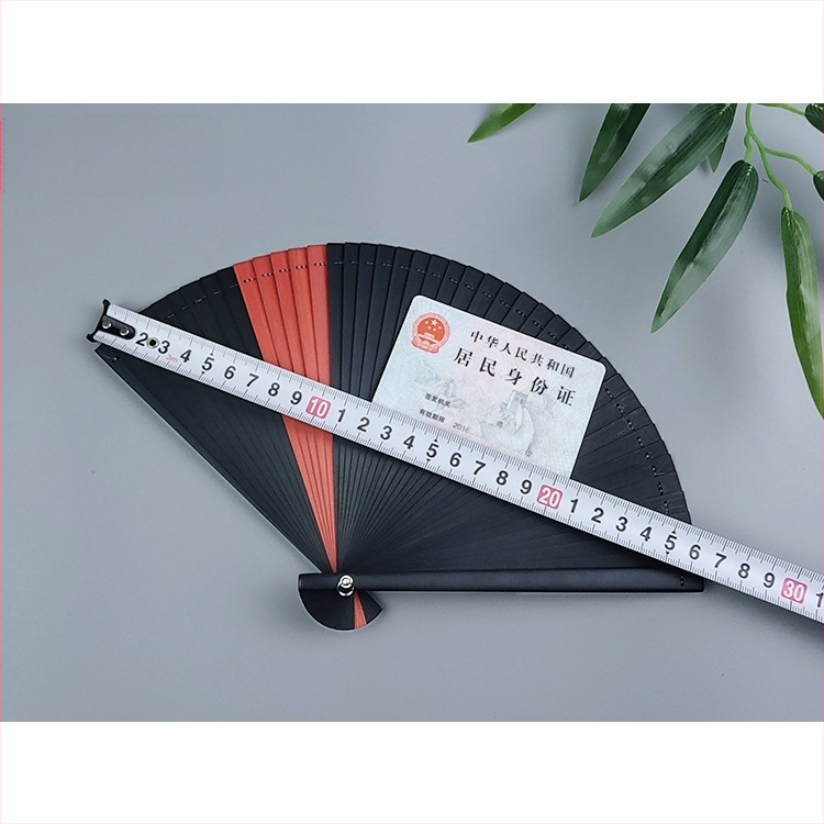 Teljes bambusz összecsukható ventilátor üreges összecsukható mini ventilátor 5 hüvelykes 6 hüvelykes hordozható kínai stílusú antik piros és fekete klasszikus táncventilátor