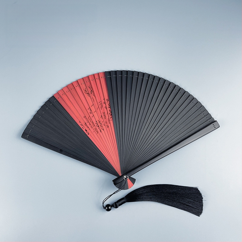 Teljes bambusz összecsukható ventilátor üreges összecsukható mini ventilátor 5 hüvelykes 6 hüvelykes hordozható kínai stílusú antik piros és fekete klasszikus táncventilátor