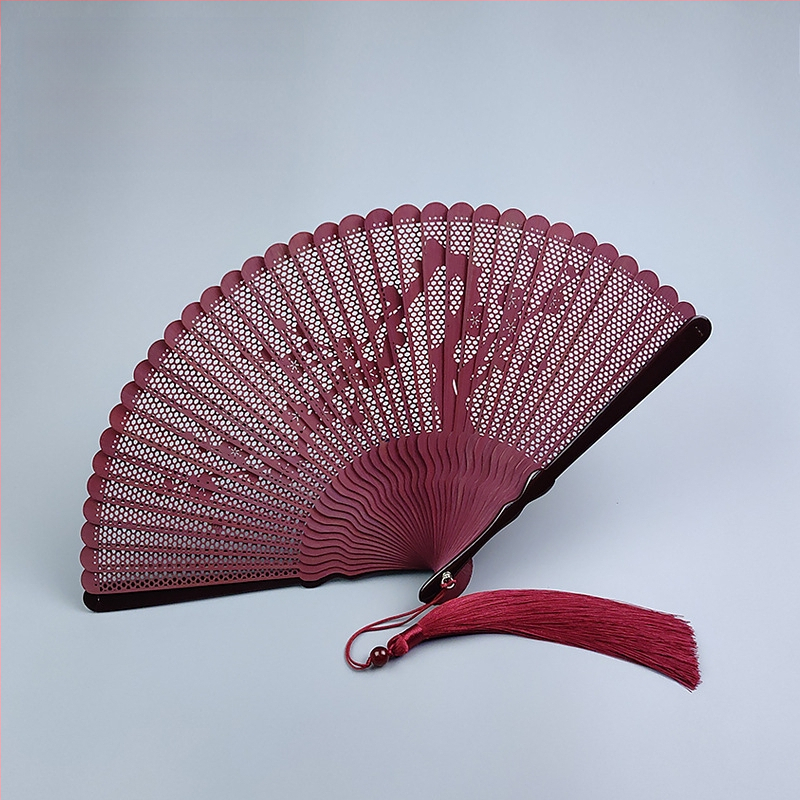 Teljes bambusz összecsukható ventilátor üreges összecsukható mini ventilátor 5 hüvelykes 6 hüvelykes hordozható kínai stílusú antik piros és fekete klasszikus táncventilátor