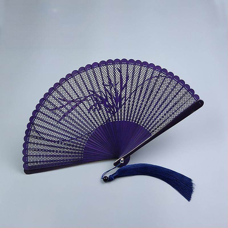 Teljes bambusz összecsukható ventilátor üreges összecsukható mini ventilátor 5 hüvelykes 6 hüvelykes hordozható kínai stílusú antik piros és fekete klasszikus táncventilátor