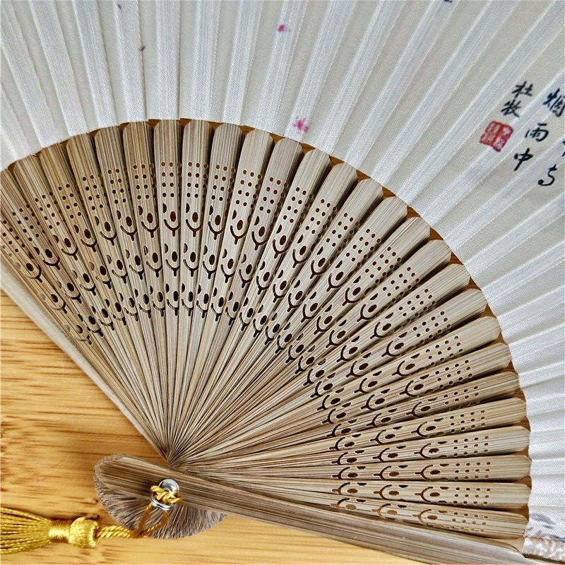 На склад Малък китайски стил, ветрило на едро, имитация на копринена глава, зелен, 6-инчов, малък мъжки ветрилообразен ветрилообразен нарцис, цвете, костен, копринен ветрилообразен