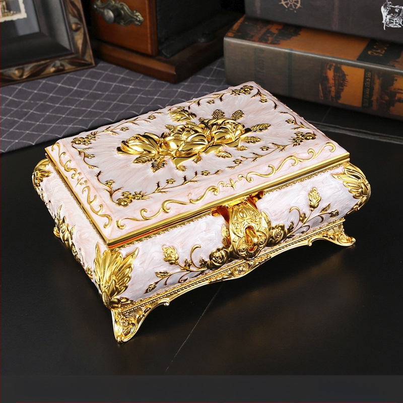 Luxus fém ékszerdoboz európai stílusú palota ékszerdoboz antik kreatív gyűrűtároló doboz ékszerdoboz esküvői ajándék