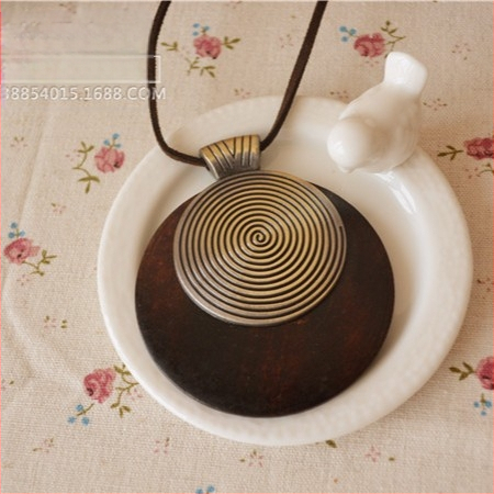 Vintage etnikai stílusú női pamut és lenvászon kiegészítők egyszerű fa hurok ötvözet hosszú nyaklánc pulóverlánc új