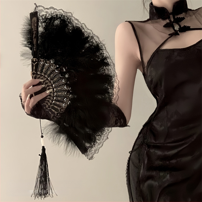 Ősi stílusú toll legyező, cheongsam női bemutató összecsukható legyező, hanfu újévi fekete csipke legyező, táncleggező, retró kínai stílusú