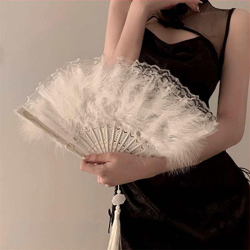 Ősi stílusú toll legyező, cheongsam női bemutató összecsukható legyező, hanfu újévi fekete csipke legyező, táncleggező, retró kínai stílusú