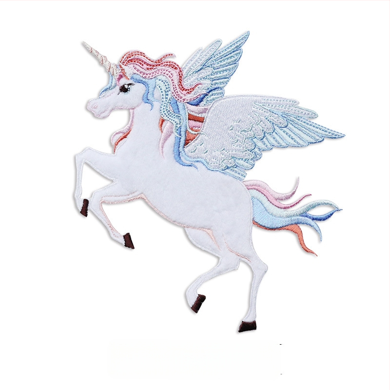 Sparnus išskleidžiantis vienaragio didelės mergaitės širdelės siuvinėtas audinio lipdukas „pasidaryk pats“ rankos lipdukas, paskyros lipdukas, marškinėlių lipdukas, megztinio dekoravimo lipdukas, drabužių lopų lipdukas