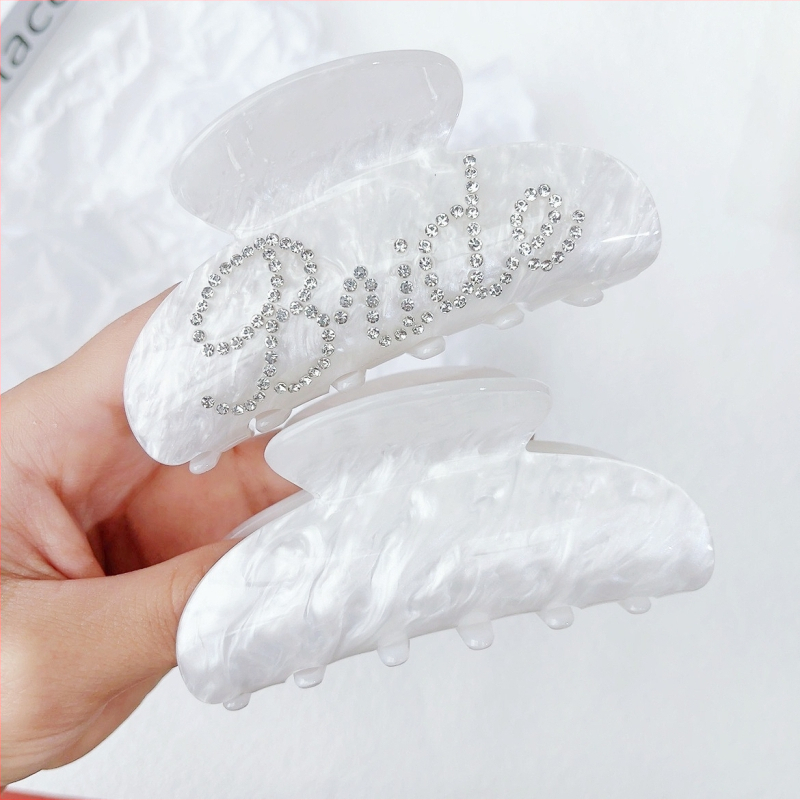 Európai és amerikai, határokon átnyúló, elérhető luxus, gyémántokkal kirakott angol cápakapcsok, egyszerű, csúcskategóriás, elegáns, divatos, sokoldalú, hátulról rögzíthető fejkapocs