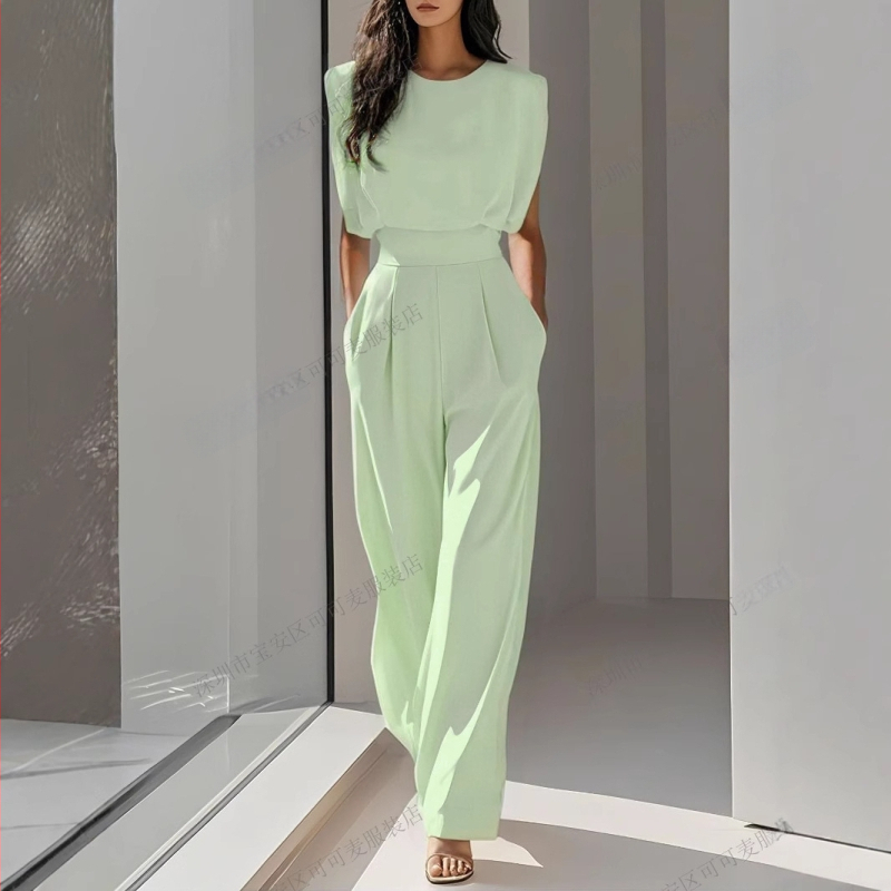 Határokon átnyúló külkereskedelem, európai és amerikai stílusos új női divat, elegáns nyári, egyszínű, derékot karcsúsító overál