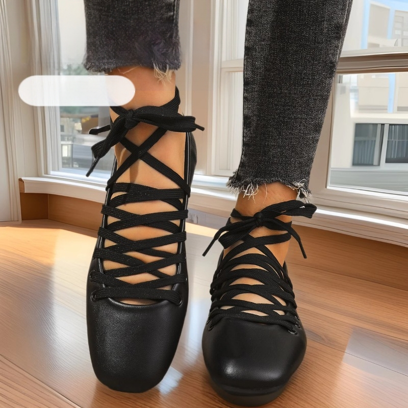 Határokon átnyúló, plus size lapos talpú női cipők 2025 tavaszi új női cipők retró szögletes orrú sekély keresztpántos hétköznapi cipők