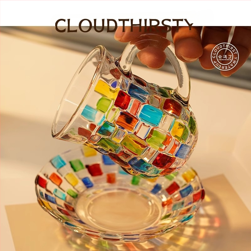 Ziemeļvalstu stila ar rokām apgleznota krāsaina stikla krūze, krāsota sulas krūze, kafijas krūze, viskija krūze, nišas krūze, kristāla