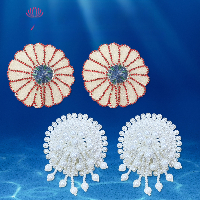 Piiriülene luksuslik rinnapasta, tippkvaliteediga valge pärliga rinnapasta, korduvkasutatav karikakardega helendavate helmestega ümmargune teemantrinnapasta