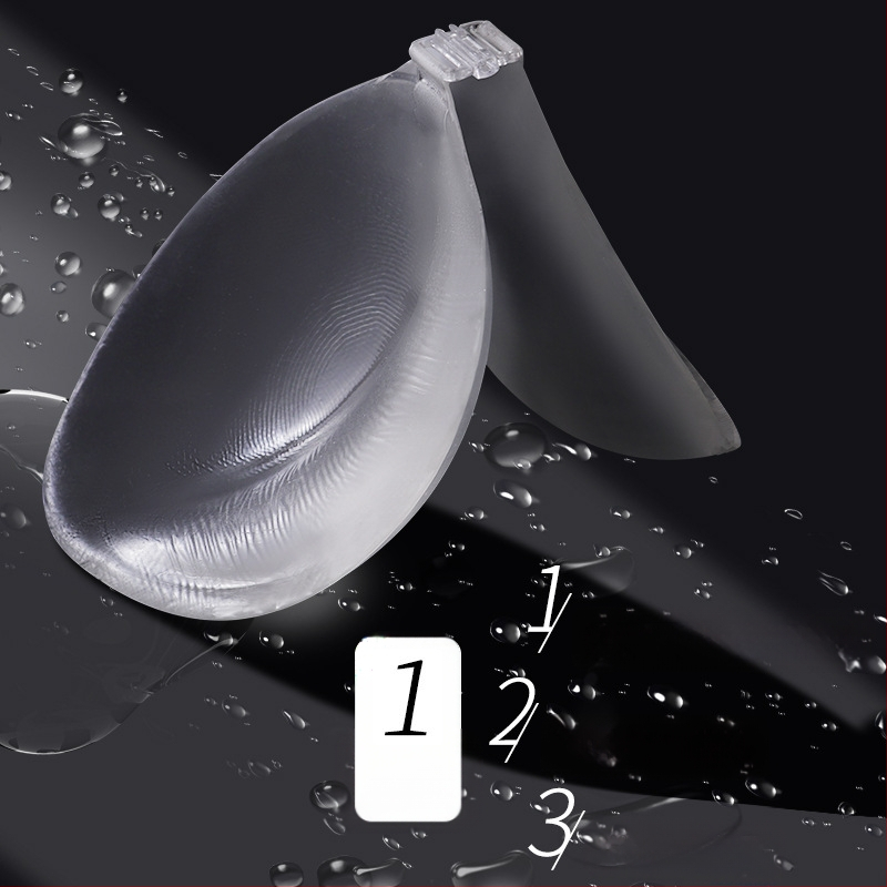 Permatomas lipdukas ant krūtinės, su klostėmis, didele priekine sagtimi, seksualus, lipnus, vandeniui atsparus, nematomas ir be pėdsakų, krūtų lipdukas