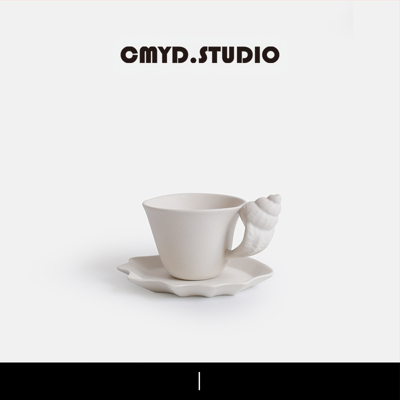 „Conch Cup“ 1 vnt. kūrybingas matinis keraminis kavos puodelis ir lėkštutė su retro reljefiniu „shell“ ženklu poros puodelio dovana