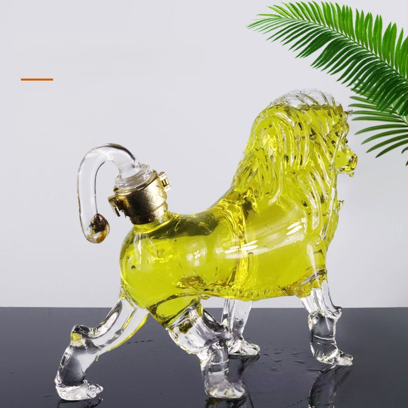 Boca vina s lavom, visoko borosilikatno staklo, kreativna boca vina u obliku lava s životinjskim motivom, kapacitet 750 ml, umjetno puhano vino