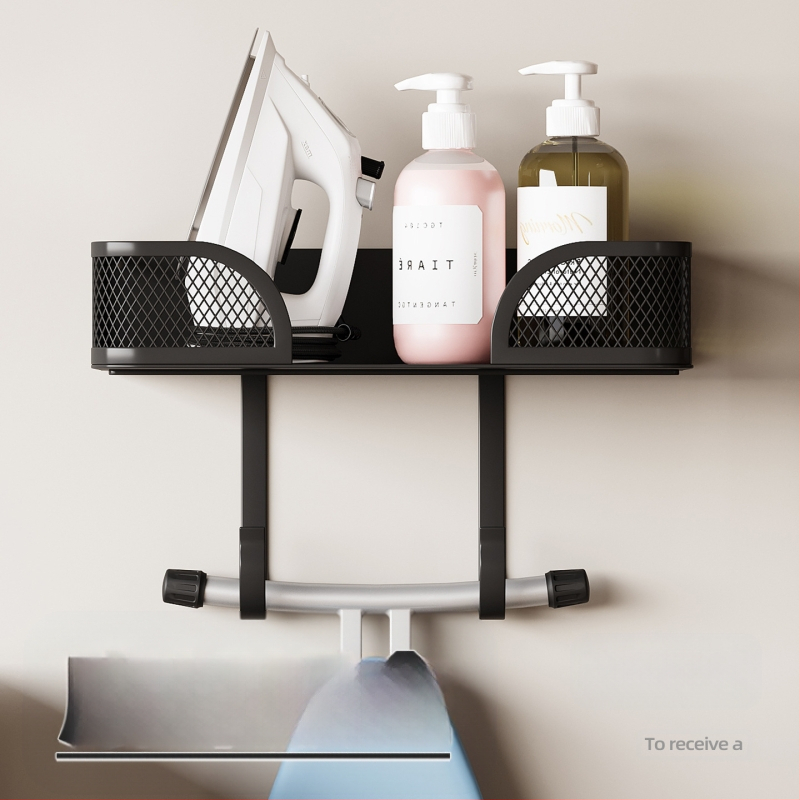 Prie sienos tvirtinamas lyginimo lentos stovas, prie sienos pakabinama lyginimo lenta, lygintuvo laikymo laikiklis, už durų montuojama skalbyklos daiktų laikymo krepšelių sistema