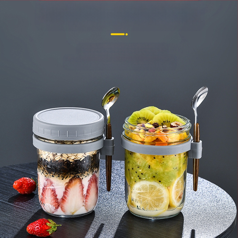 Határokon átnyúló nagykereskedelmi zabpelyhes pohár, elegáns reggelizőpohár kanállal, joghurtos pohár, hordozható saláta turmix, tejespohár