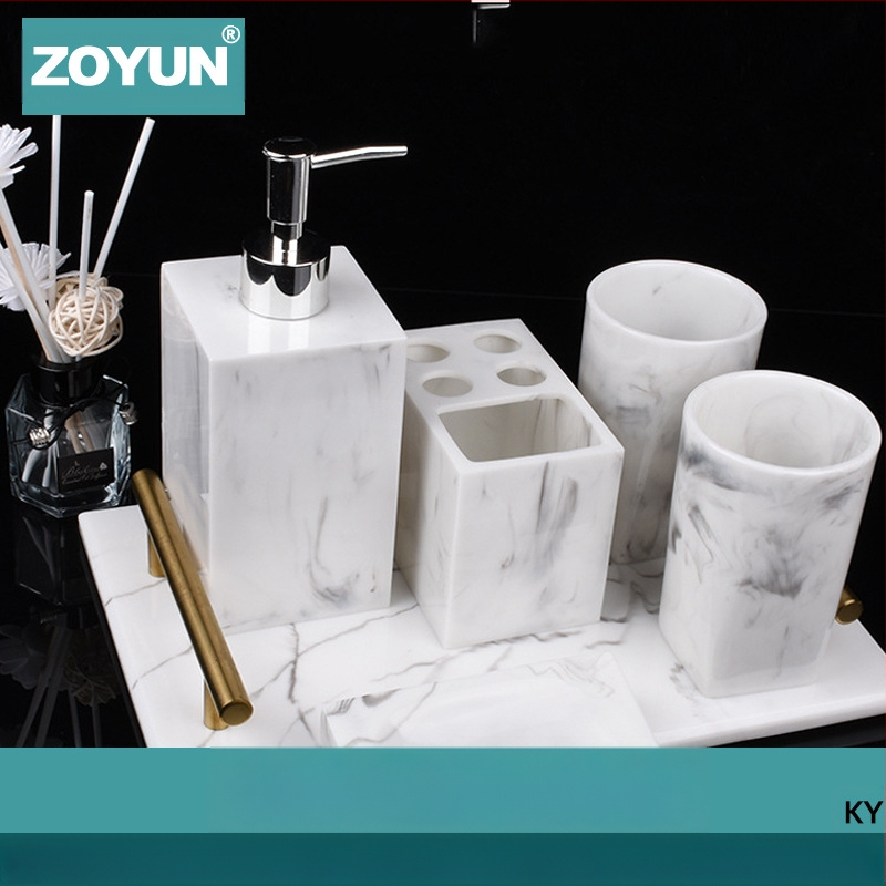 Nordic Hotel Дезинфектант за ръце Бутилка Мраморен Модел Комплект за баня от пет части Комплект за тоалетна чиния Орнаменти от смола