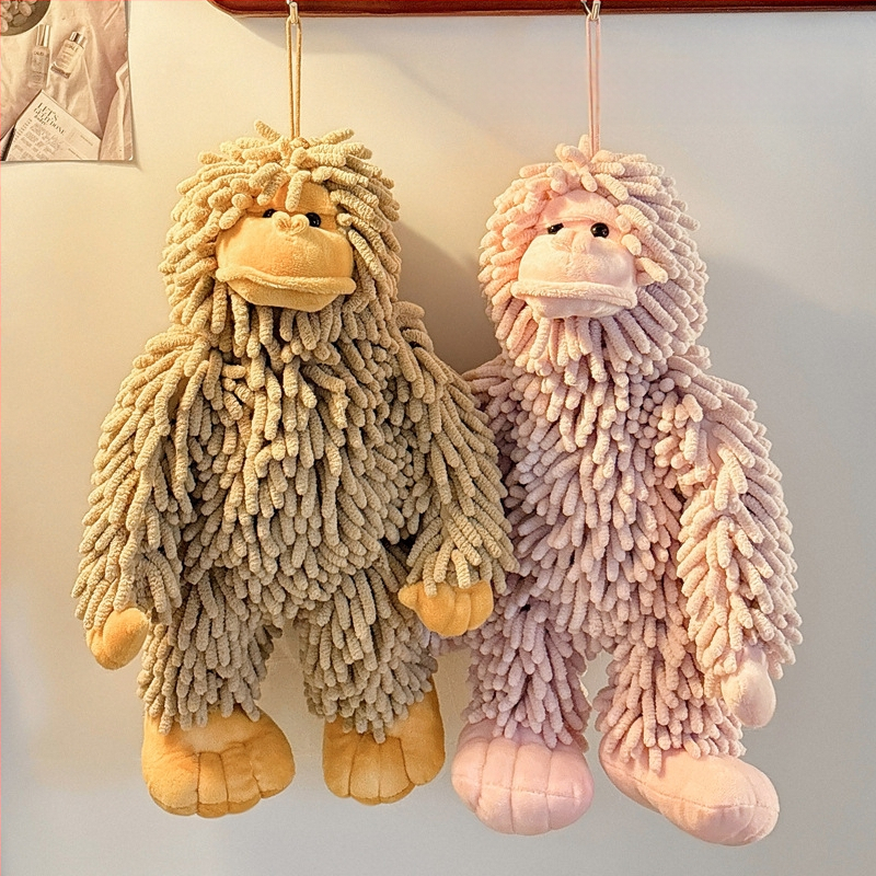 Miela trimatė šenilinė lėlė, rankinis, virtuvė, vonios kambarys, itin sugerianti nosinė, pakabinamas rankšluostis, rankšluostis