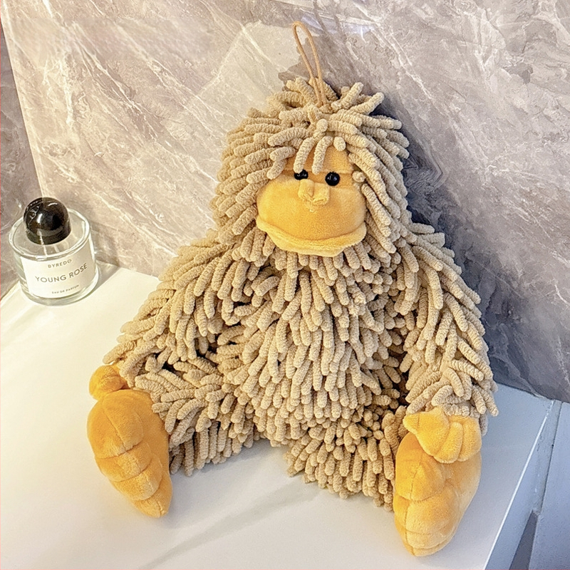 Miela trimatė šenilinė lėlė, rankinis, virtuvė, vonios kambarys, itin sugerianti nosinė, pakabinamas rankšluostis, rankšluostis