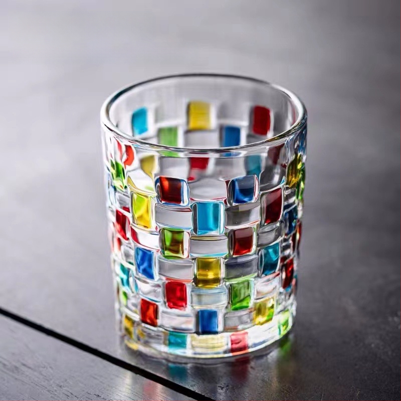 Šalto vandens butelis stiklinis, atsparus aukštai temperatūrai, didelės spalvos pakuotė šalto balto atviro vandens didelės talpos arbatos butelis šaldytuve buitinis vanduo puodelis