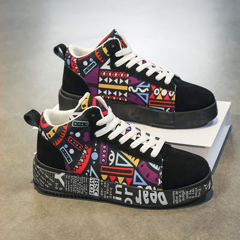 Piros férfi cipők 2025 új ifjúsági év szabadidős sport középiskolás gyerekeknek a kígyó éve magas szárú cipők diák utcai cipők