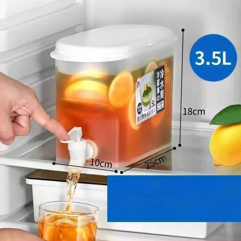 Japoniško stiliaus šalto vandens butelis, plastikinis vasarinis buitinis didelės talpos šalto vandens butelis, filtras, atsparus aukštai temperatūrai, sandarus šaldytuvo sulčių arbatinukas