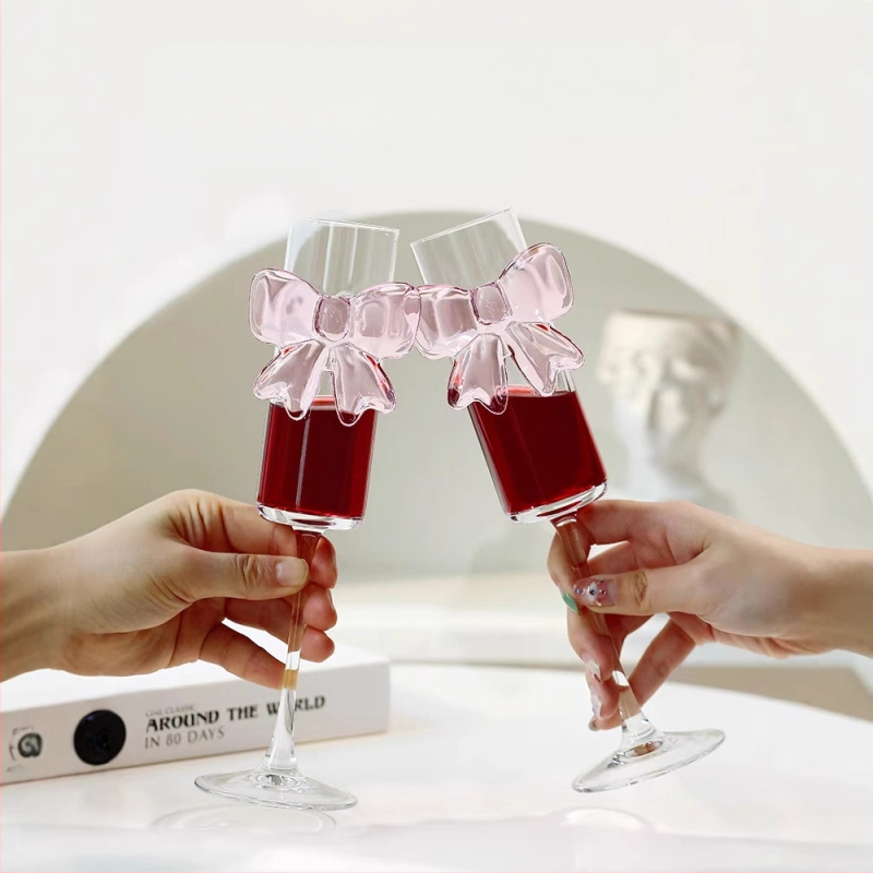 Didelės vertės žavinga vyno taurė, sulčių krištolo taurė, kokteilių taurė, girto drugelio šampano taurė