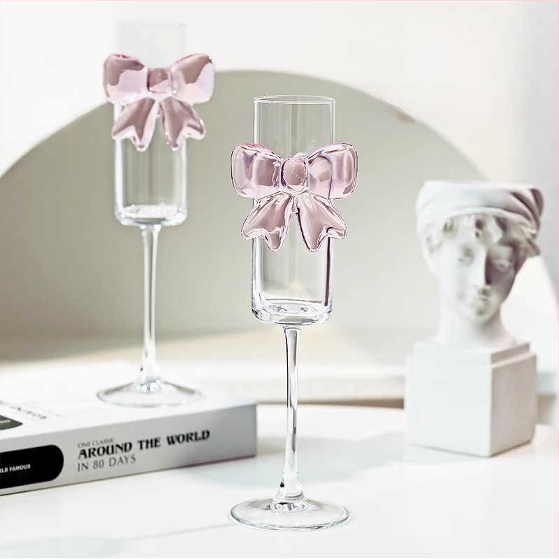 Didelės vertės žavinga vyno taurė, sulčių krištolo taurė, kokteilių taurė, girto drugelio šampano taurė