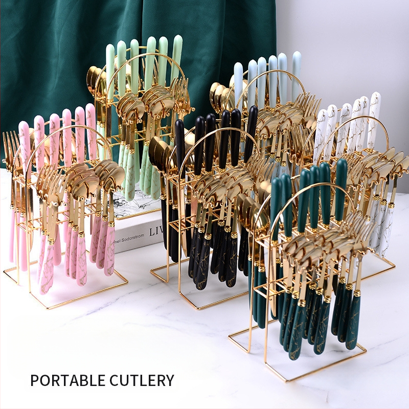 Prabangūs lengvi, prabangūs nerūdijančio plieno vakarietiški stalo įrankiai, 24 dalių, marmuro rašto, viešbučio restorano kepsnių peilių, šakučių ir šaukštų laikymo lentynų rinkinys