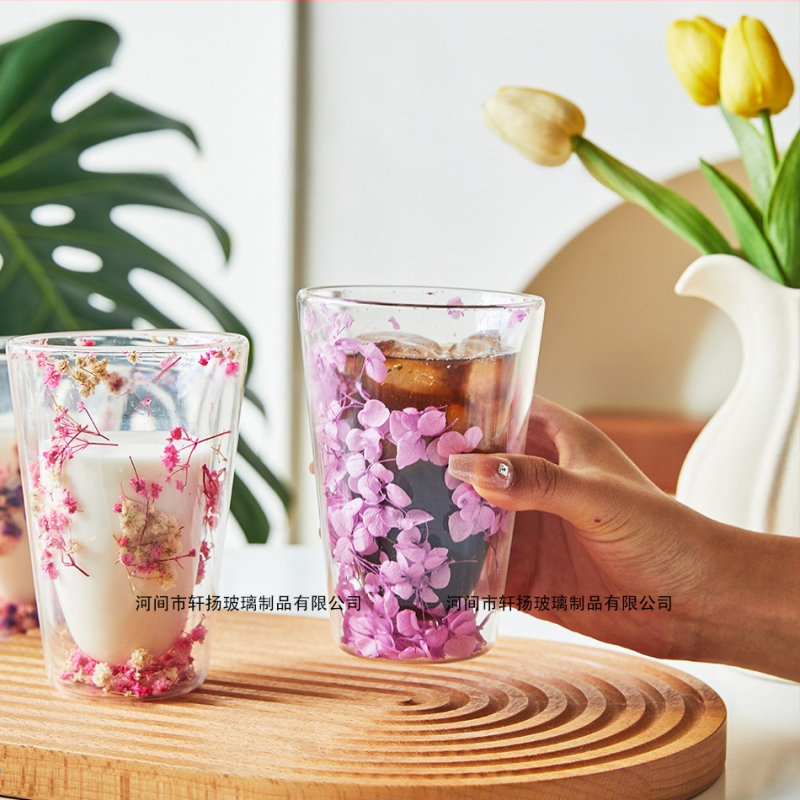 Valódi virágos kétrétegű üveg nagykereskedelmi internetes híresség lány háztartási gyümölcslé pohár magas boroszilikát hőszigetelt valódi virágos kétrétegű üveg