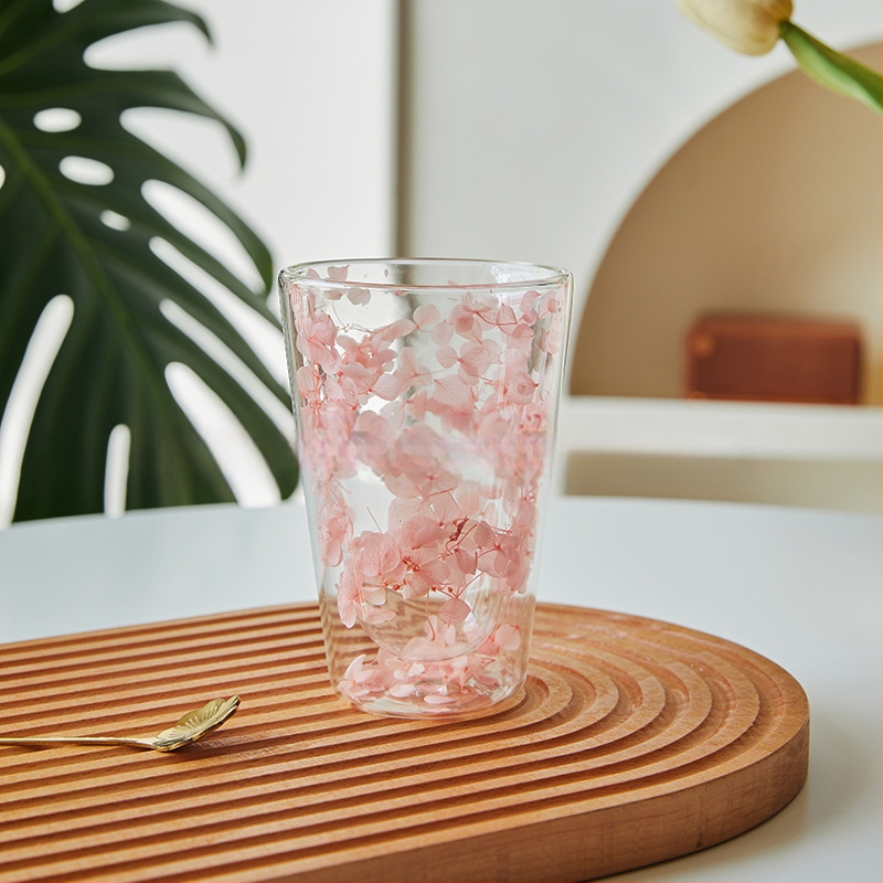 Valódi virágos kétrétegű üveg nagykereskedelmi internetes híresség lány háztartási gyümölcslé pohár magas boroszilikát hőszigetelt valódi virágos kétrétegű üveg
