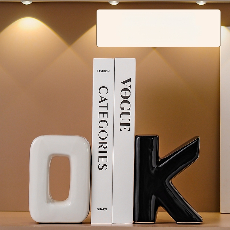 Kerged luksuskaunistused, stiilsed modernsed raamatutoed, tegelaskujude kaunistused, kodu elutuba, televiisor, veinikapp, kontoritoa kaunistused