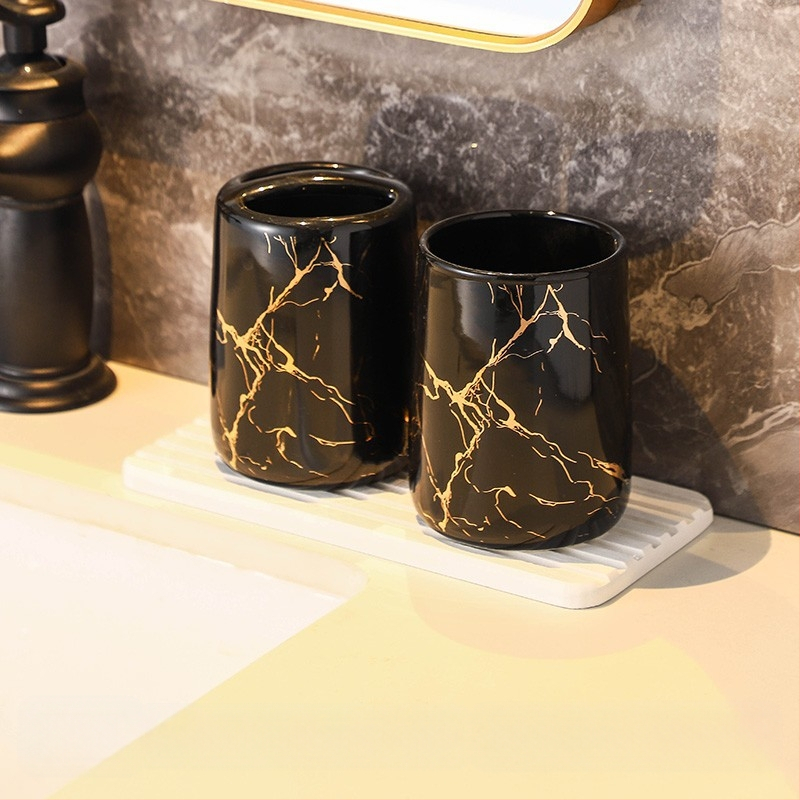 Euroopa stiilis moodne tekiga hoiustatav hambaharjahoidja majapidamise vannitoas marmormustriga keraamiline kosmeetiline paarile mõeldud hambaharja tass