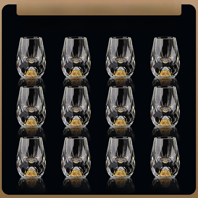 Didmeninė prekyba mažomis, vientisomis, kiniško stiliaus „Yipin Jiangshan Jinshan“ baltojo vyno taurėmis, pagamintomis iš aukso folijos, krištolo, buitinėmis, mažomis, vientisomis, kulkos formos taurėmis.