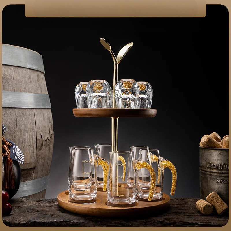 Didmeninė prekyba mažomis, vientisomis, kiniško stiliaus „Yipin Jiangshan Jinshan“ baltojo vyno taurėmis, pagamintomis iš aukso folijos, krištolo, buitinėmis, mažomis, vientisomis, kulkos formos taurėmis.